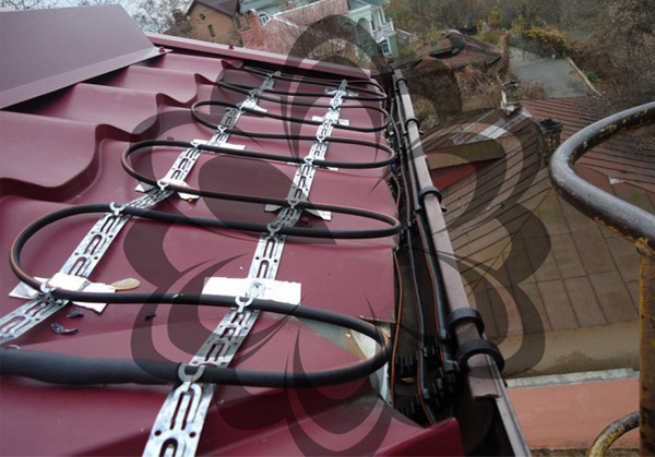 天溝融雪應(yīng)該選擇哪一種規(guī)格型號(hào)電伴熱帶？(圖1)